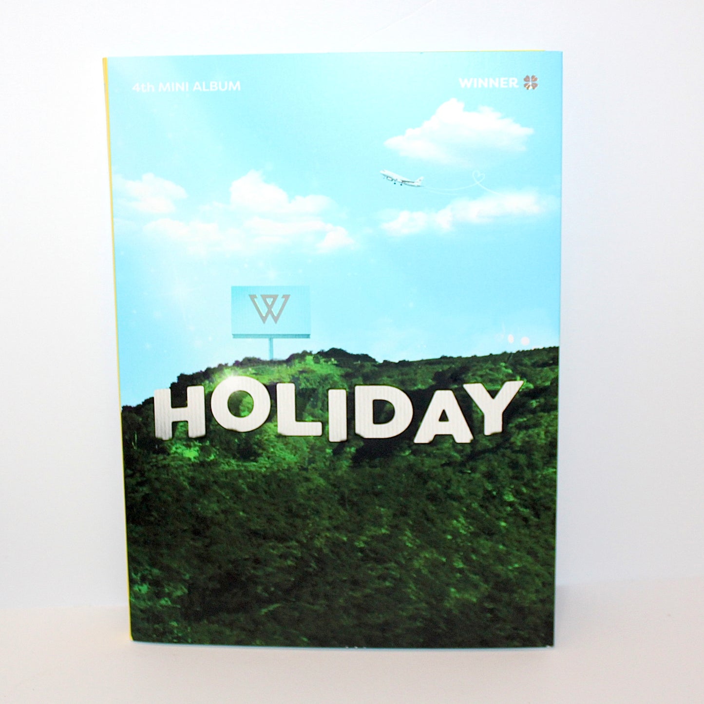 WINNER 4th Mini Album: Holiday | Day Ver.