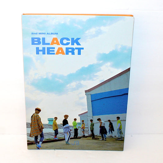 UNB 2nd Mini Album: Black Heart | Heart Ver.