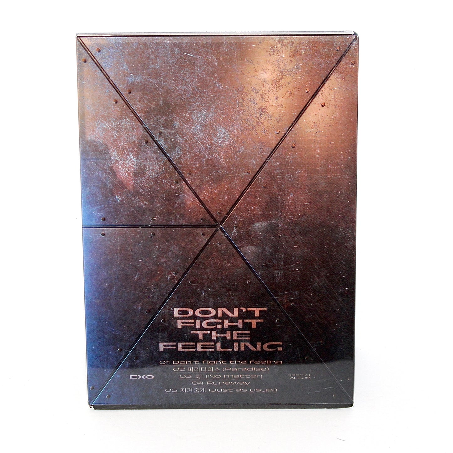 EXO 5th Special Album: Don't Fight The Feeling | Photobook 01 Ver.