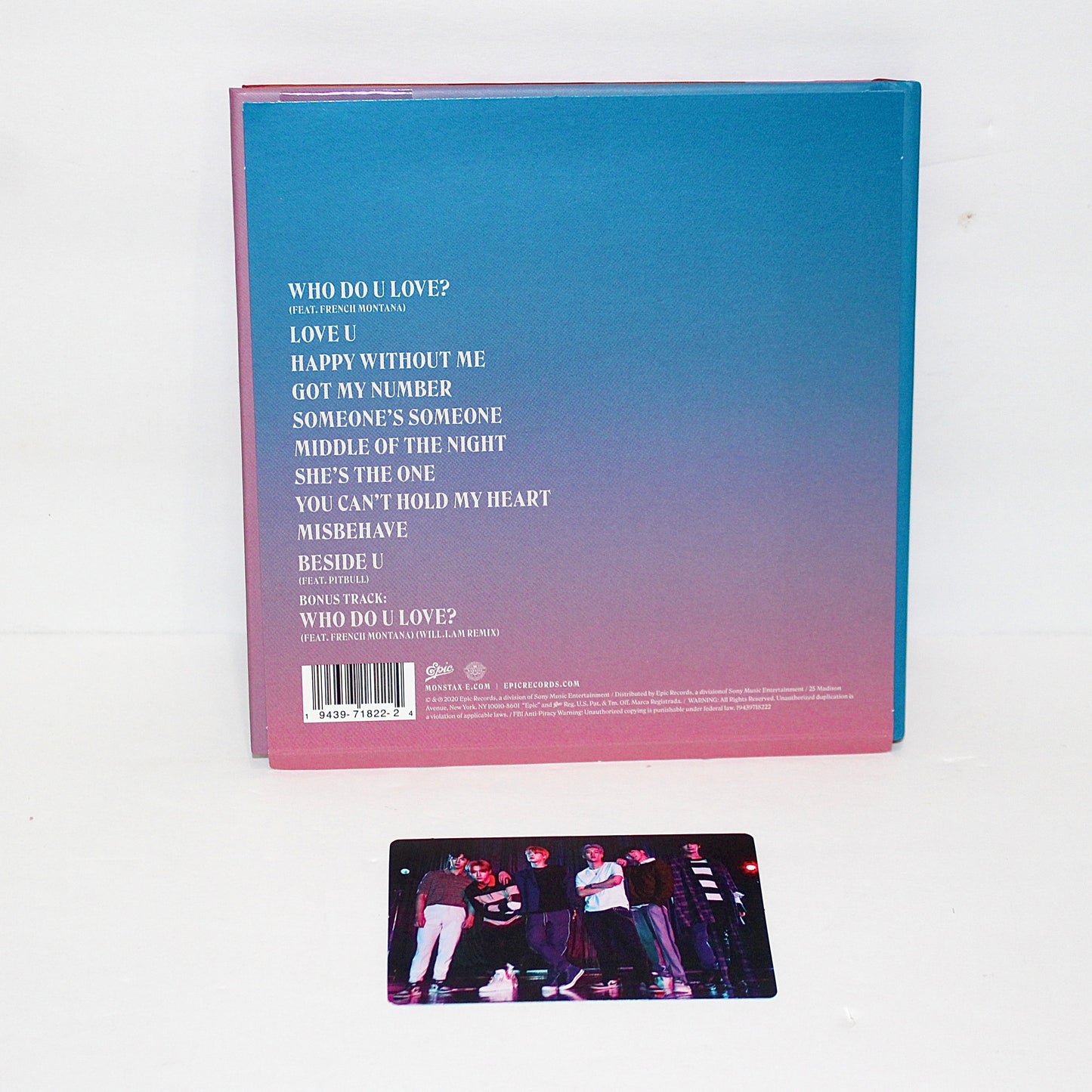 MONSTA X 1st English Album: All About Luv - Version intégrale de l'album à couverture rigide | Version 1