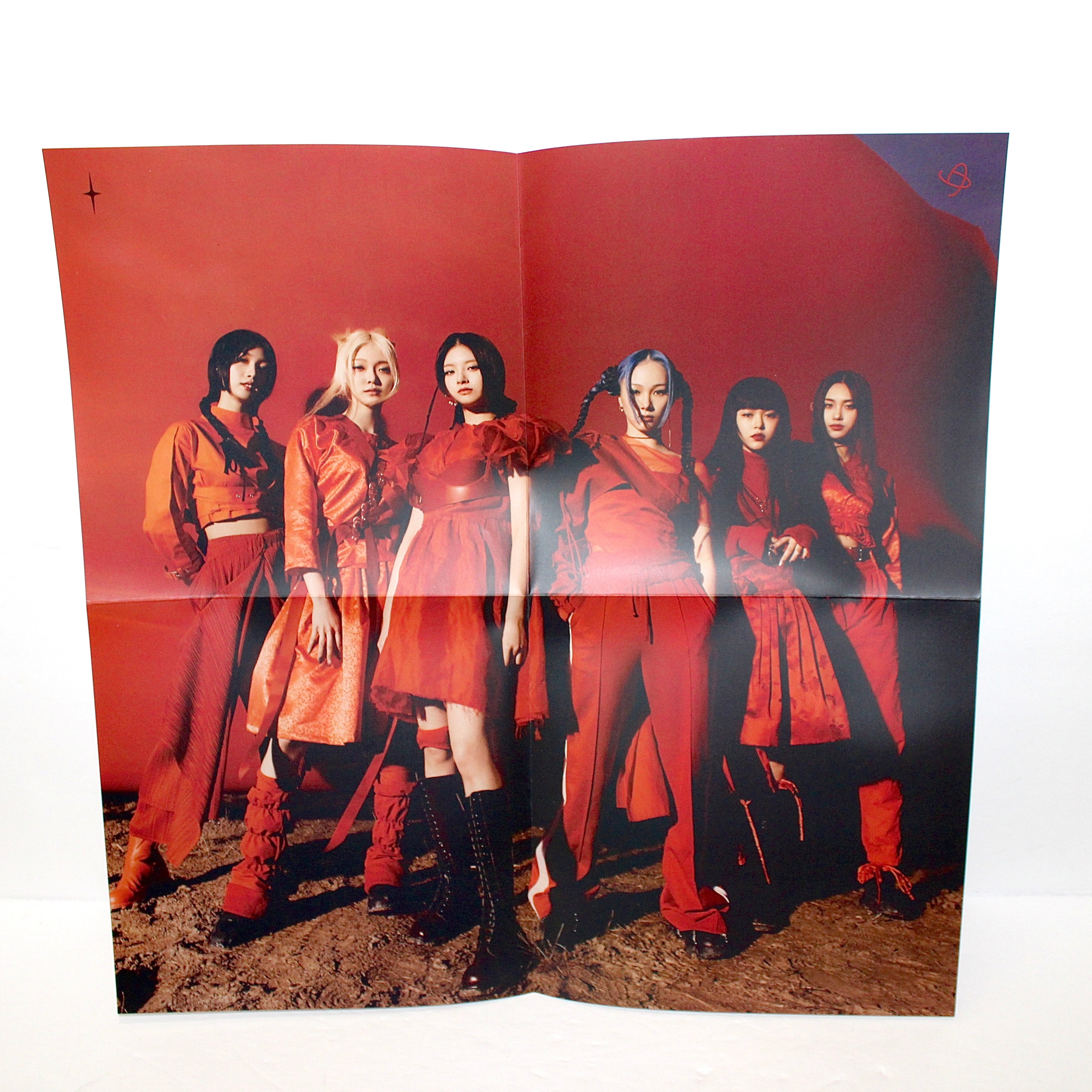 EVERGLOW 3rd Single Album: Last Melody | Inclusions