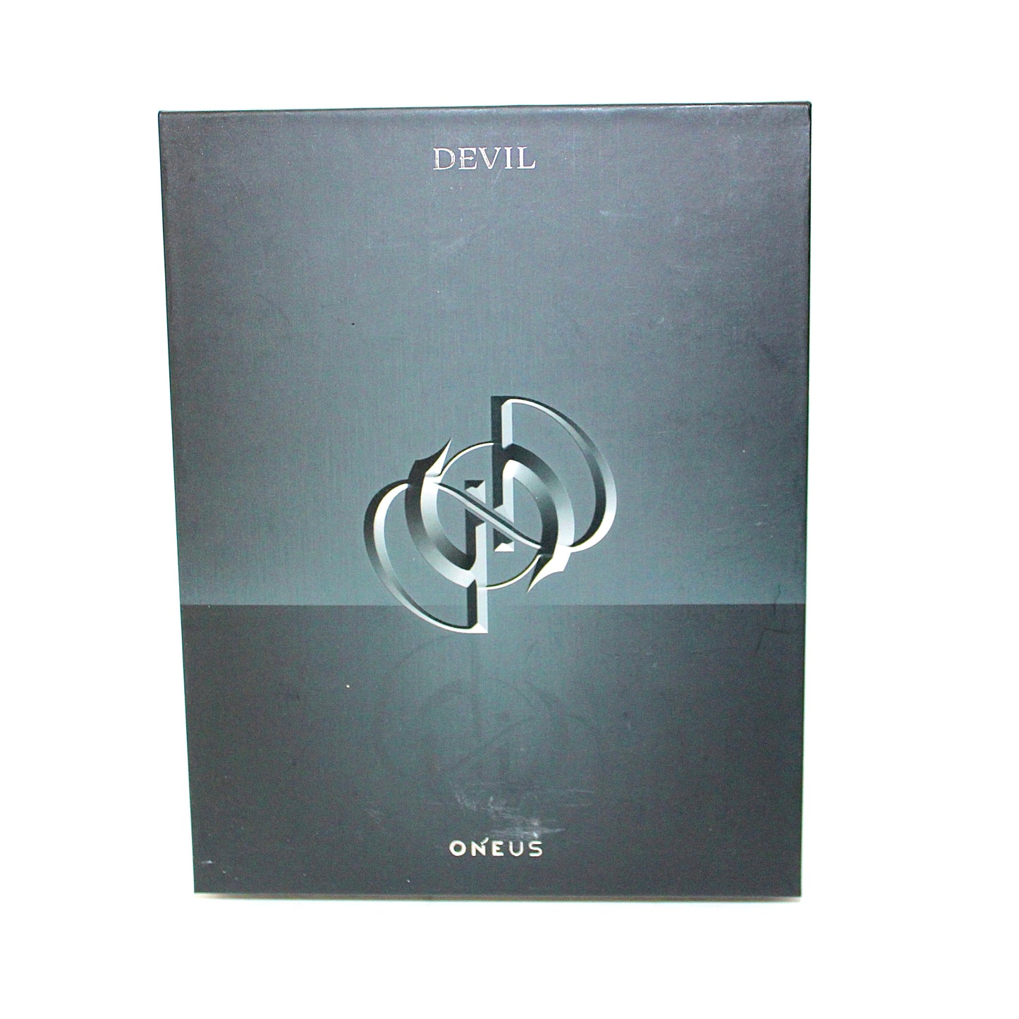 ONEUS 1er álbum: Devil - Yellow Ver.