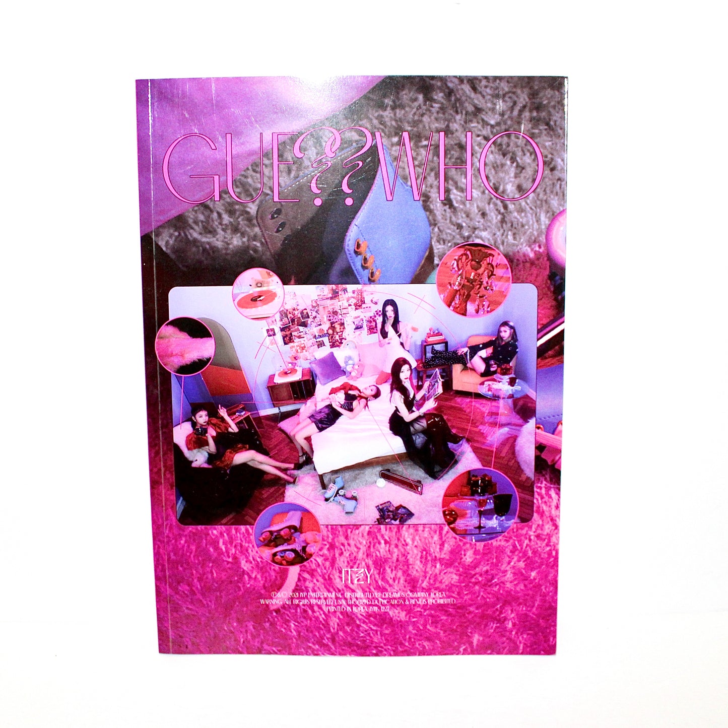 ITZY 4th Mini Album: Guess Who | Day Ver.